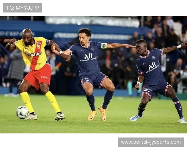 朗斯5-0血洗巴黎FC，以52分反超巴黎圣日耳曼登顶法甲榜首